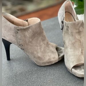 Via Spiga suede heels
